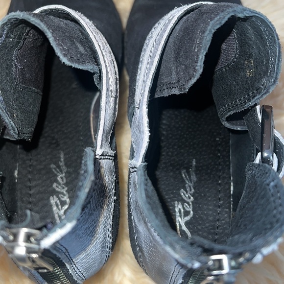 Rebels Black Suede Cut Out Ankle Booties Sz-7.5 - Picture 12 of 14